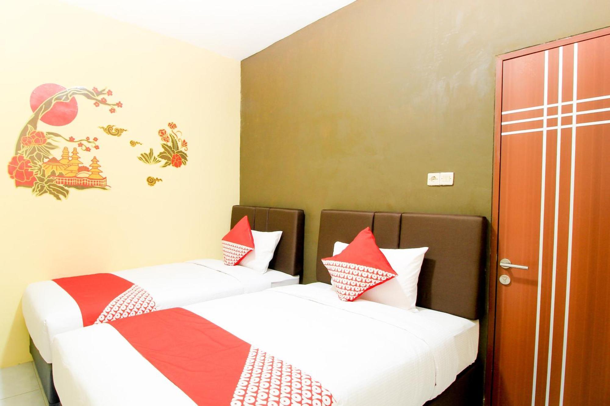 Super Oyo Capital O 217 A1 Hotel Surabaya Buitenkant foto