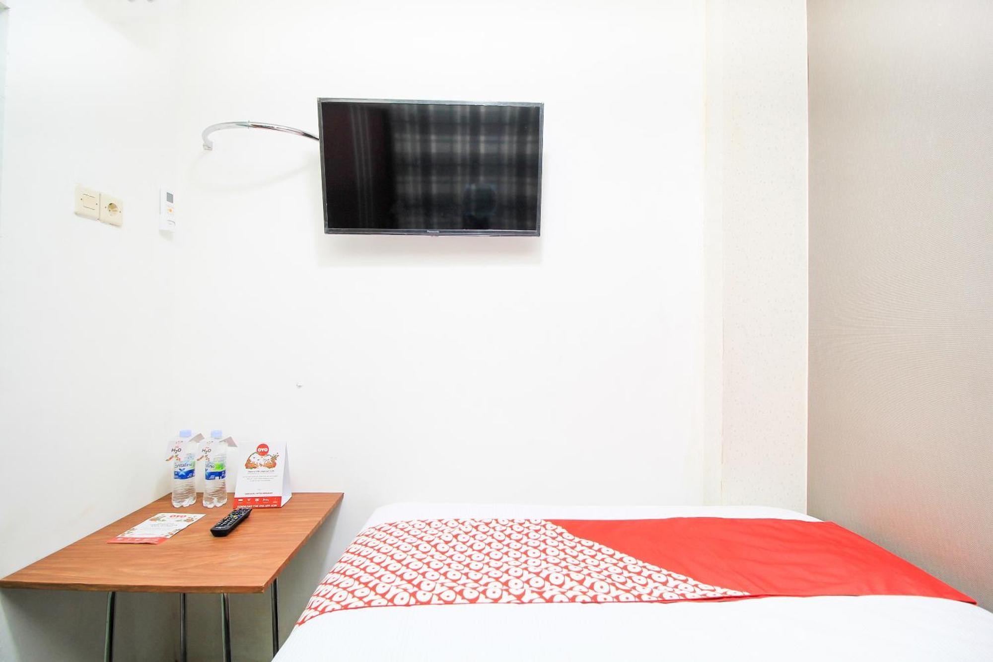 Super Oyo Capital O 217 A1 Hotel Surabaya Buitenkant foto