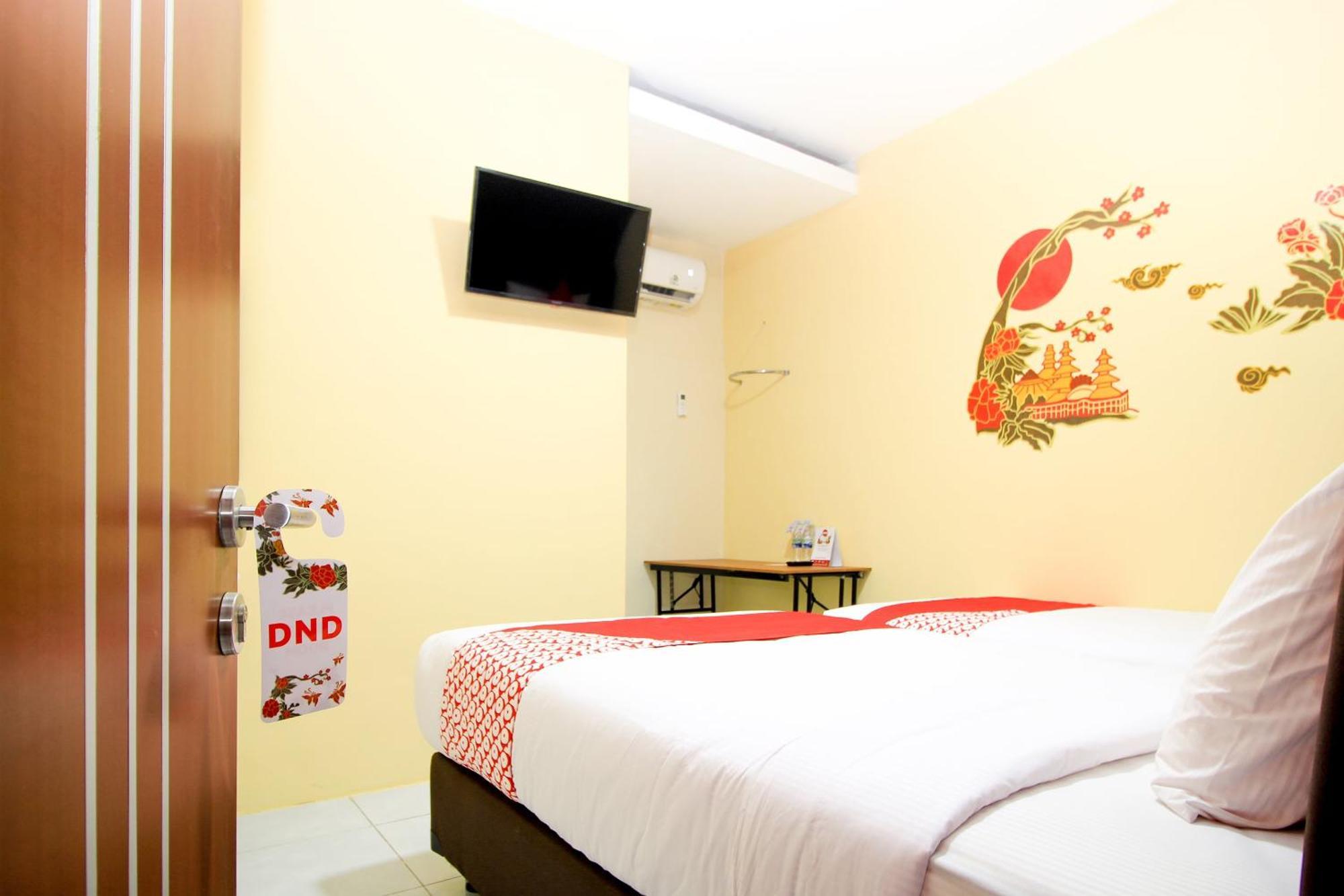 Super Oyo Capital O 217 A1 Hotel Surabaya Buitenkant foto